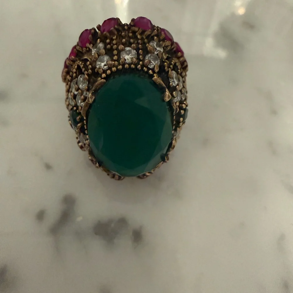 Vintage Estate Green Gemstone Cocktail Ring with Clear Accents - Picture 7 of 9
